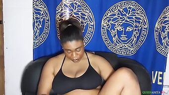 Grandes Tetas Naturales Y Una Hermanastra Más Negra