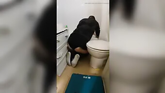 Big Guy Gives Mature Woman A Butt Plug While She Showers